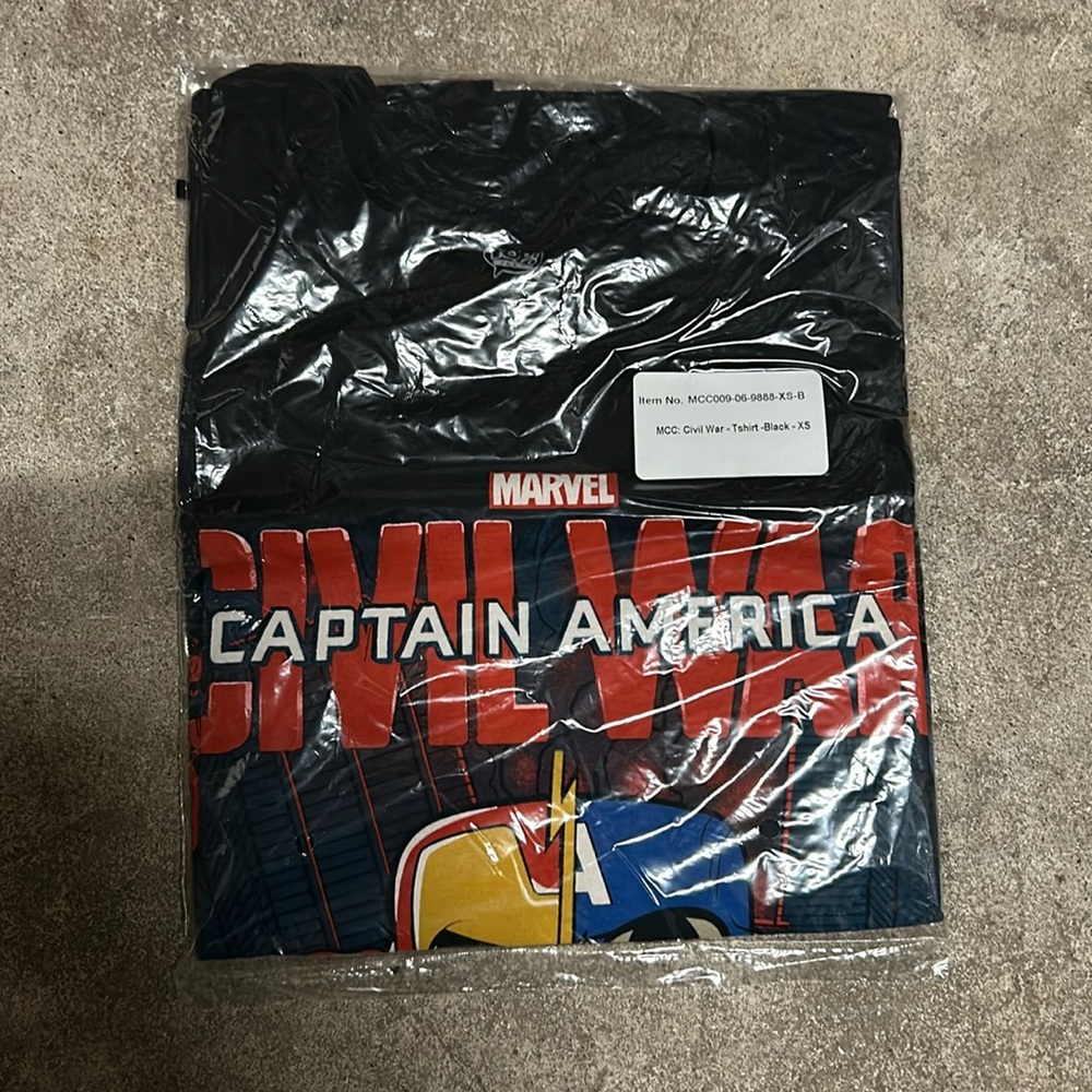 Funko Pop! Captain America Civil War Tshirt
